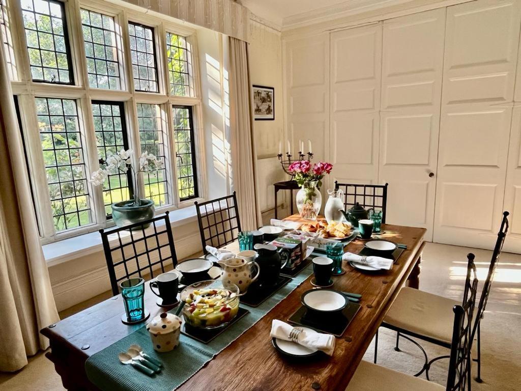 مبيت وإفطار Great Badminton Parsonage House, Badminton المظهر الخارجي الصورة